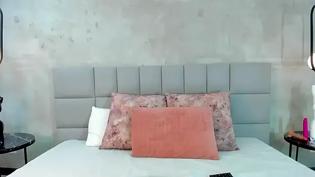 Stefanny_lopez19x — SHOW BOOBS + OIL