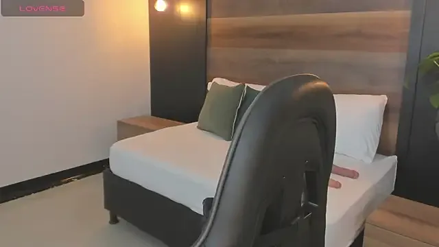 stephanya_ on StripChat