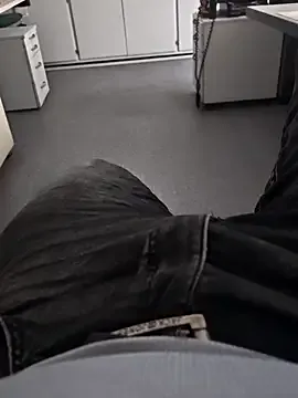 stunning_stallion — Cumshot at work,Last tipper 2 cum videos