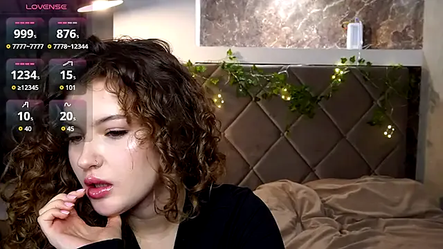 SueCurly — naked boobs 10 minutes