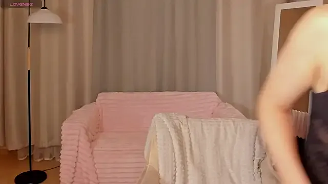 sugamomy on StripChat