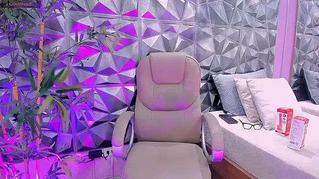 SukyBits — Shake your big buttocks 