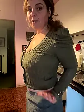 Sunbelxx on StripChat