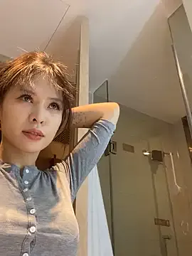 Sunflower-77 from StripChat