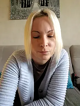 Sunny-Sin — Titten massage im Supermarkt