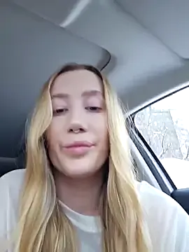 SvetLive — Fuck pussy + squirt