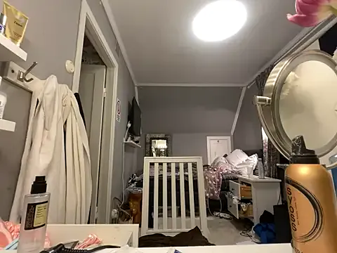 Swedishciara — Toss the top