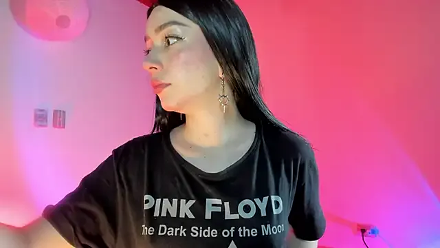 sweeet_peach on StripChat