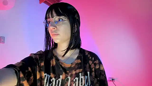 sweeet_peach on StripChat