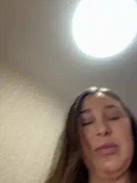 sweetie_El —  Show tits