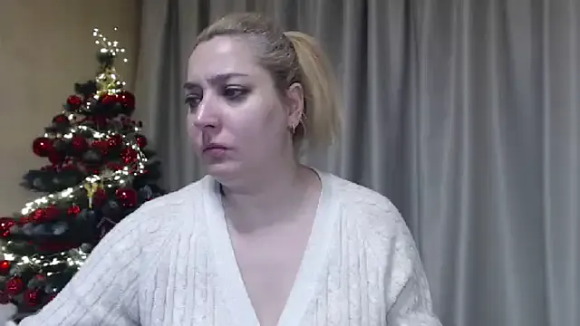 sweetpussy13 on StripChat