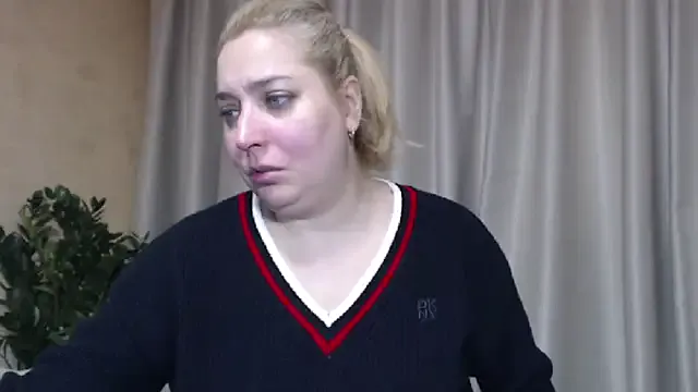 sweetpussy13 on StripChat