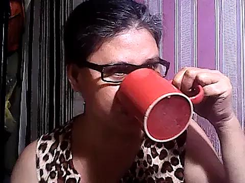 Freechat sweetsosie18 on StripChat