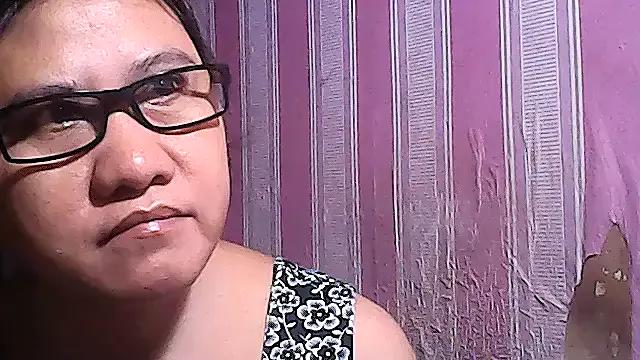 Freechat sweetsosie18 on StripChat