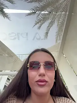 Syka0001 — Tease wet pussies with vibra PUBLIC