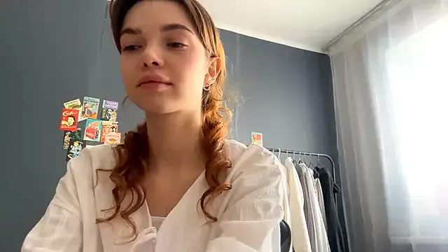 TaliaOgwynn — air kiss