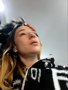 TaniaBlaze on StripChat