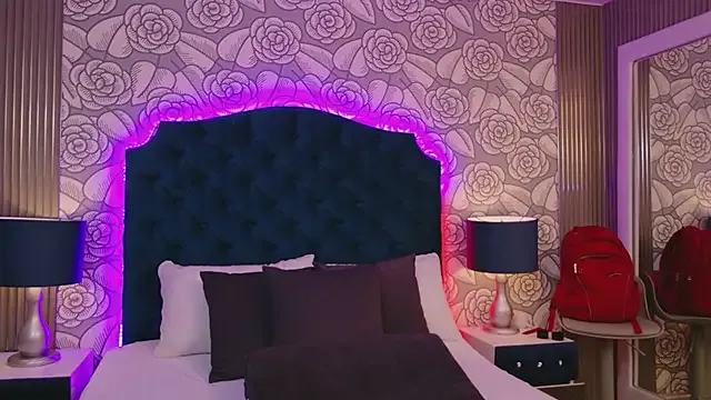 TaniaBlaze on StripChat