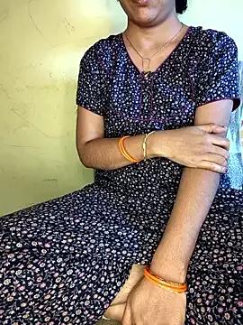 Telugu-Rowdy-pilla — Saree wear in live