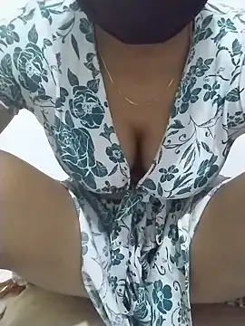 Thakshi_angel — Show boobs milk