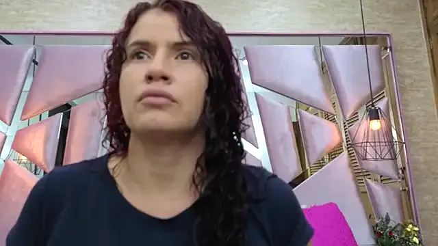 ThaliaCross on StripChat