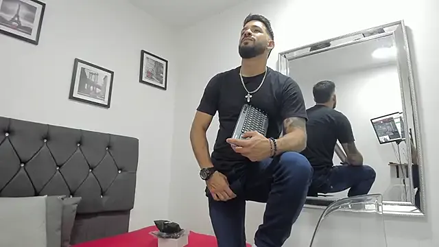 Thiagogomez — totally naked