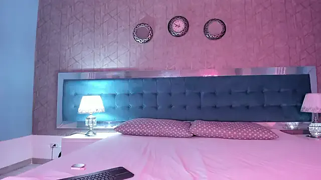 TinyRosee — zoom genitales