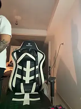 Tomas_Olivia on StripChat