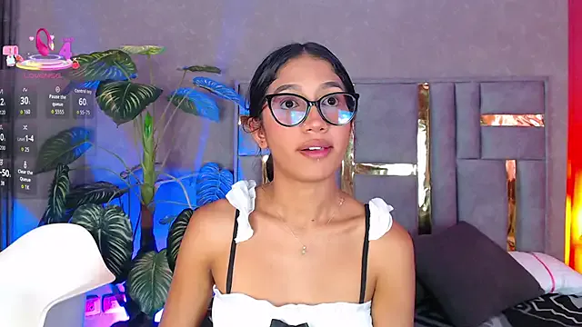 Tyla_Ks on StripChat