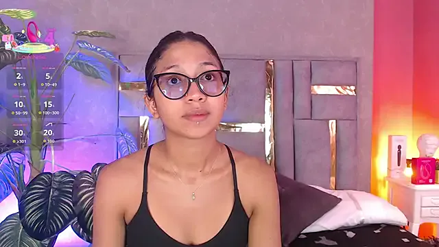 Tyla_Ks on StripChat