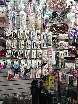 Vale_Saenzz on StripChat