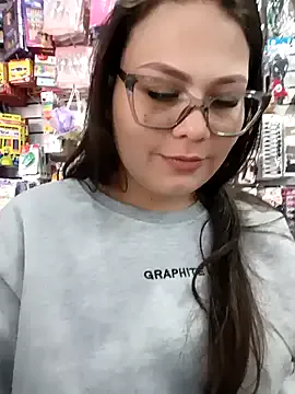 Vale_Saenzz on StripChat