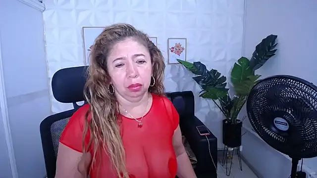 Valentinaa_mature — suck my ass