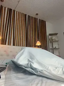 valerie_lya — Big squirt and cum, machine faster