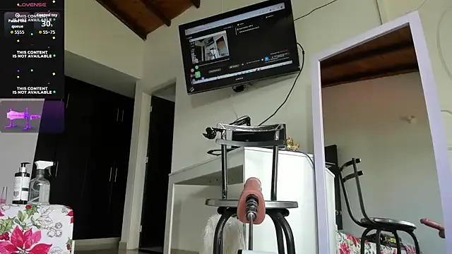 valery_sweetscheeks on StripChat