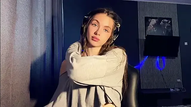 Veluxe — Put Lush on my clit and play hard