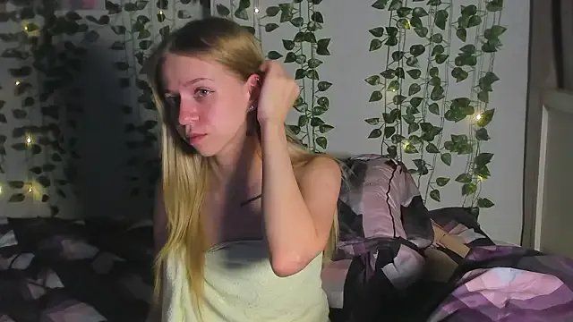 Very_Cute_Girl — Freechat on StripChat