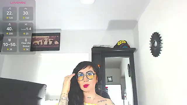 Vicky_hotmilf — doggy no panty shake,slap and oil