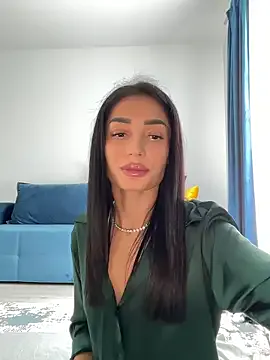 VickyM99 — Close up 