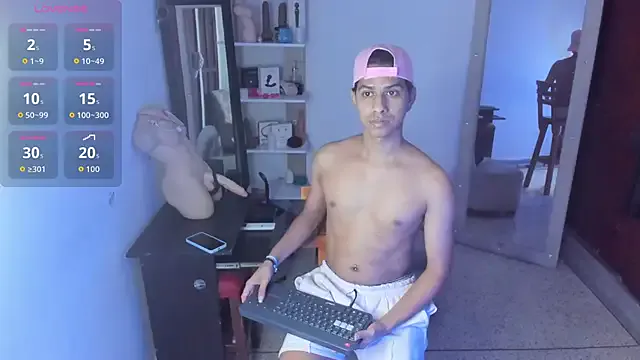 Victor_LatinBoy — Show Big Cock