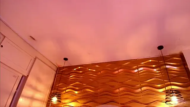 Victoriia_Jackson — Stand up & give a sexy spin