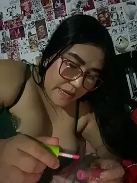 violeta_818 on StripChat