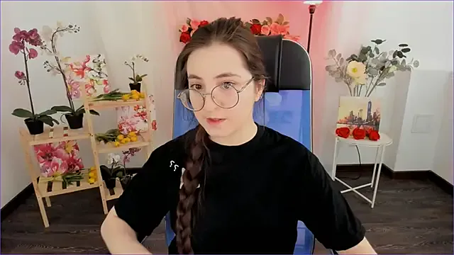 VirtuallVoyant on StripChat