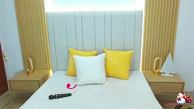 WildScarlet on StripChat