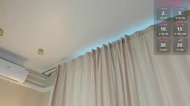 WitchBitch_13 — finger in pussy