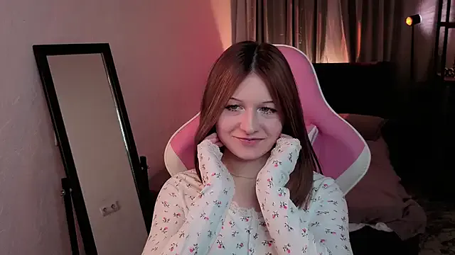 XShyBabyFloraX — tease my sexy top