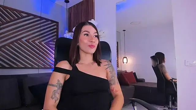 YamelBloom — SHOW PUSSY 