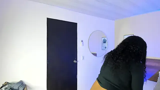 YariRose on StripChat