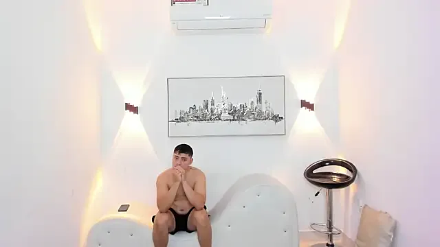 YouBratty2 on StripChat