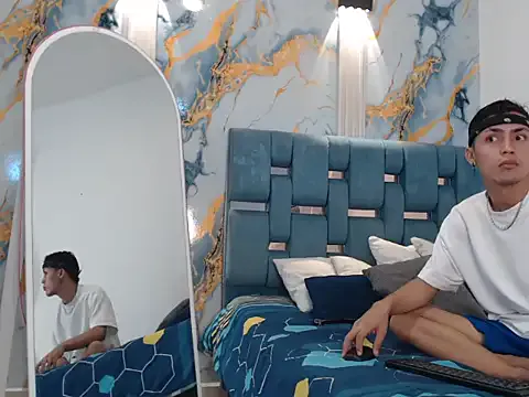 YOUNG_GUYS1 on StripChat